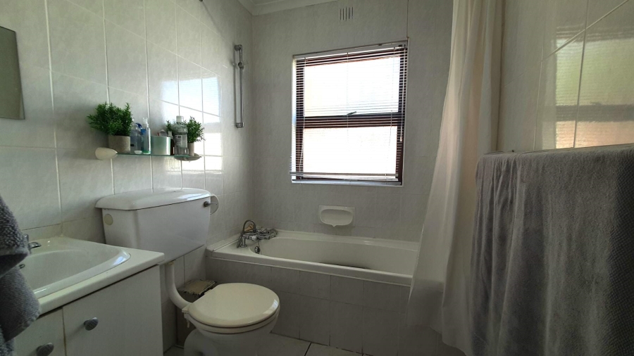 4 Bedroom Property for Sale in Tijgerhof Western Cape